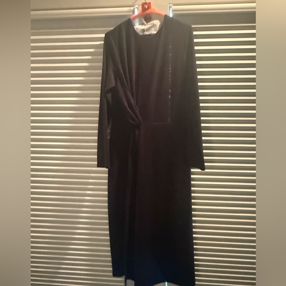 Vince long sleeved back dress size Large